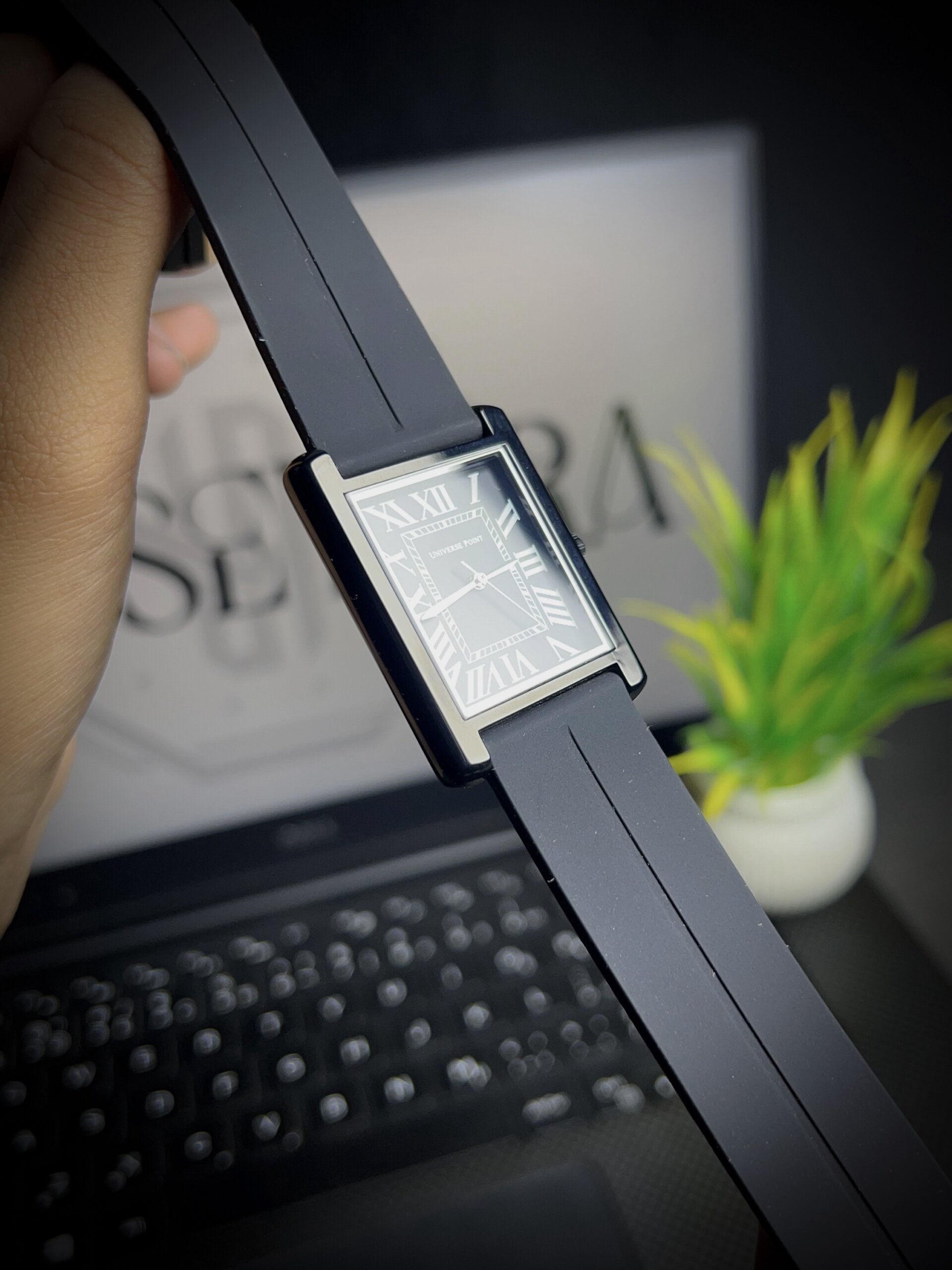 Universe point - old money TANK