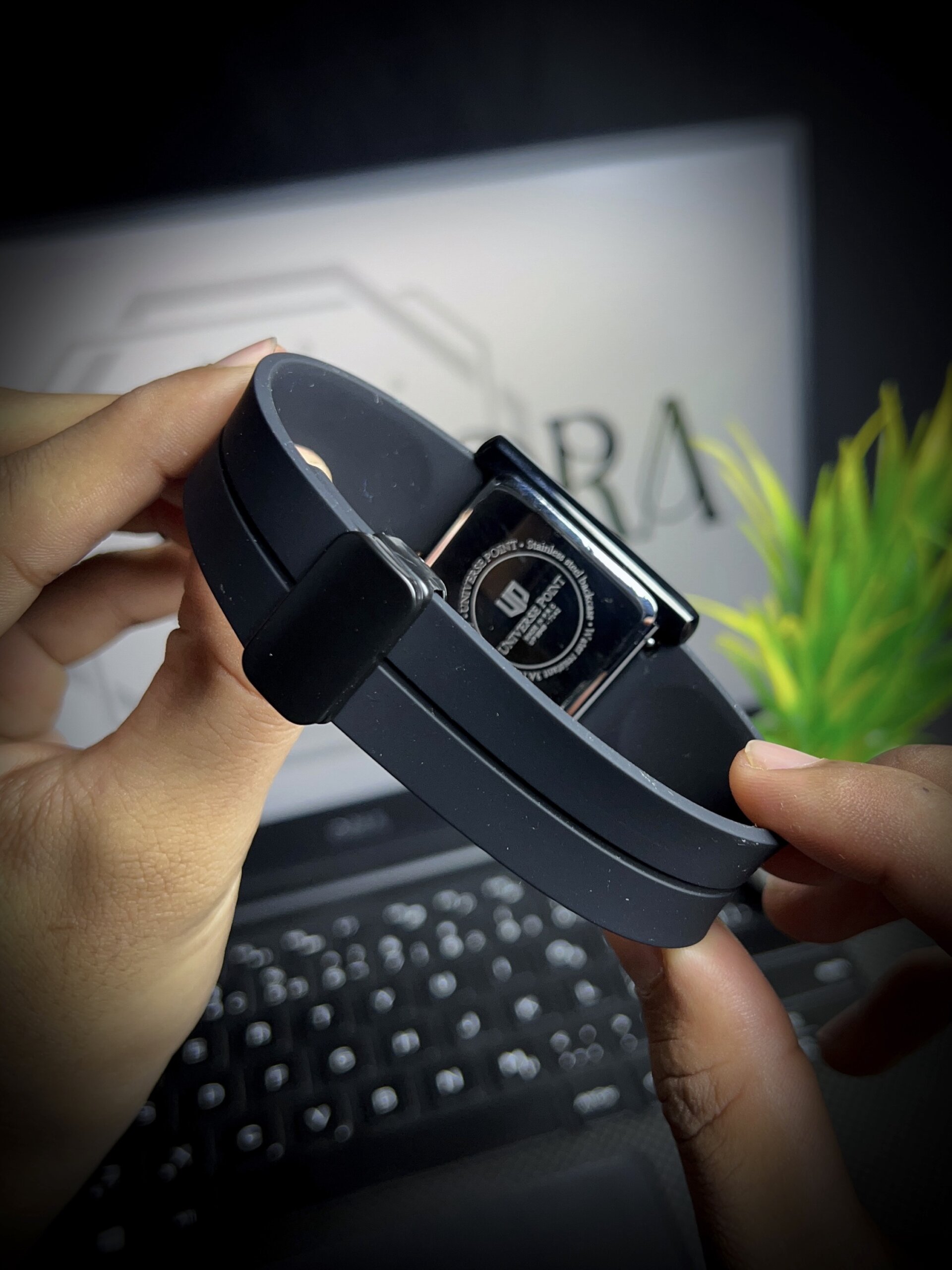 Universe point - old money TANK