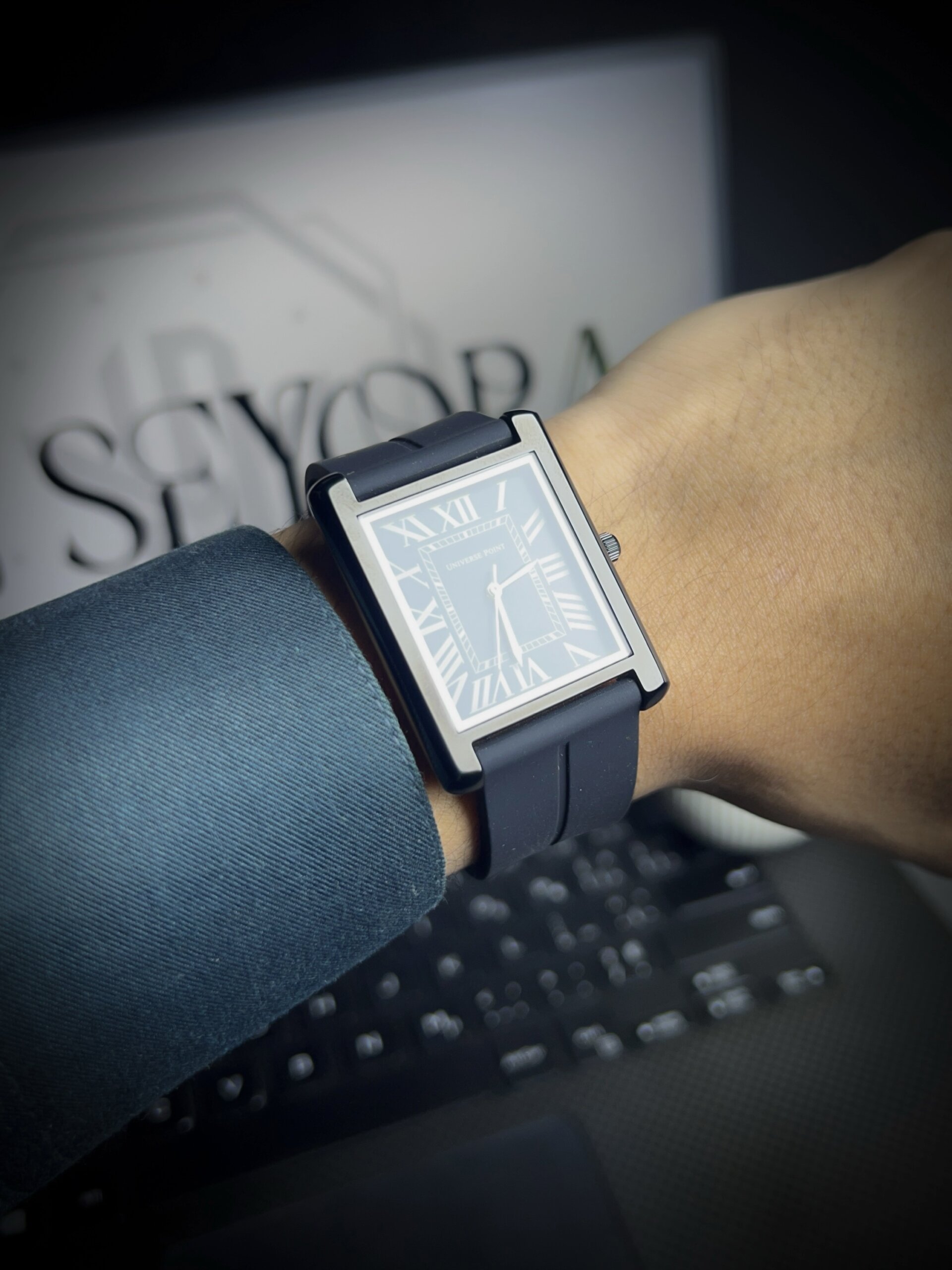 Universe point - old money TANK