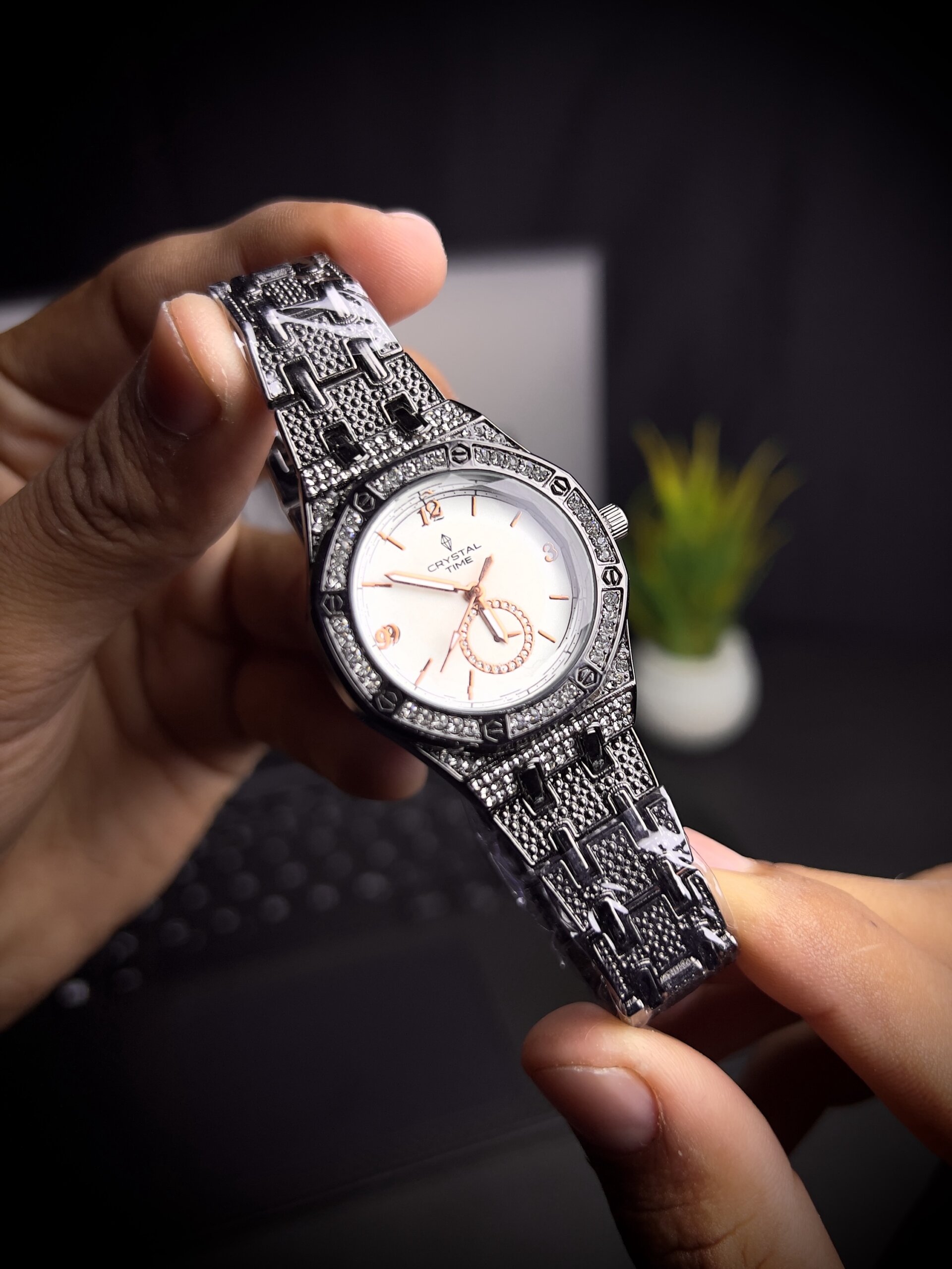 Women watch diamond dial white