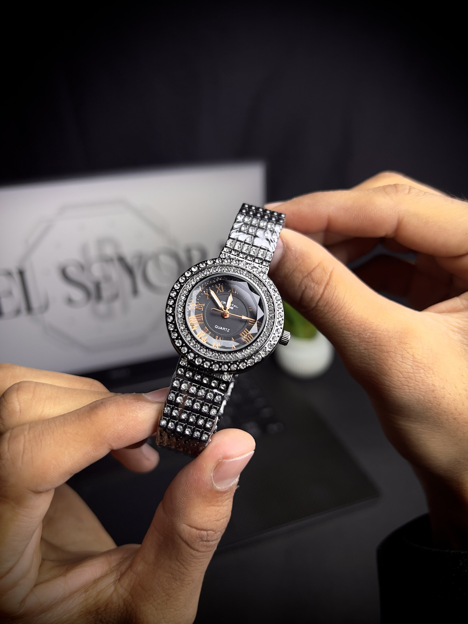 Women watch circle black