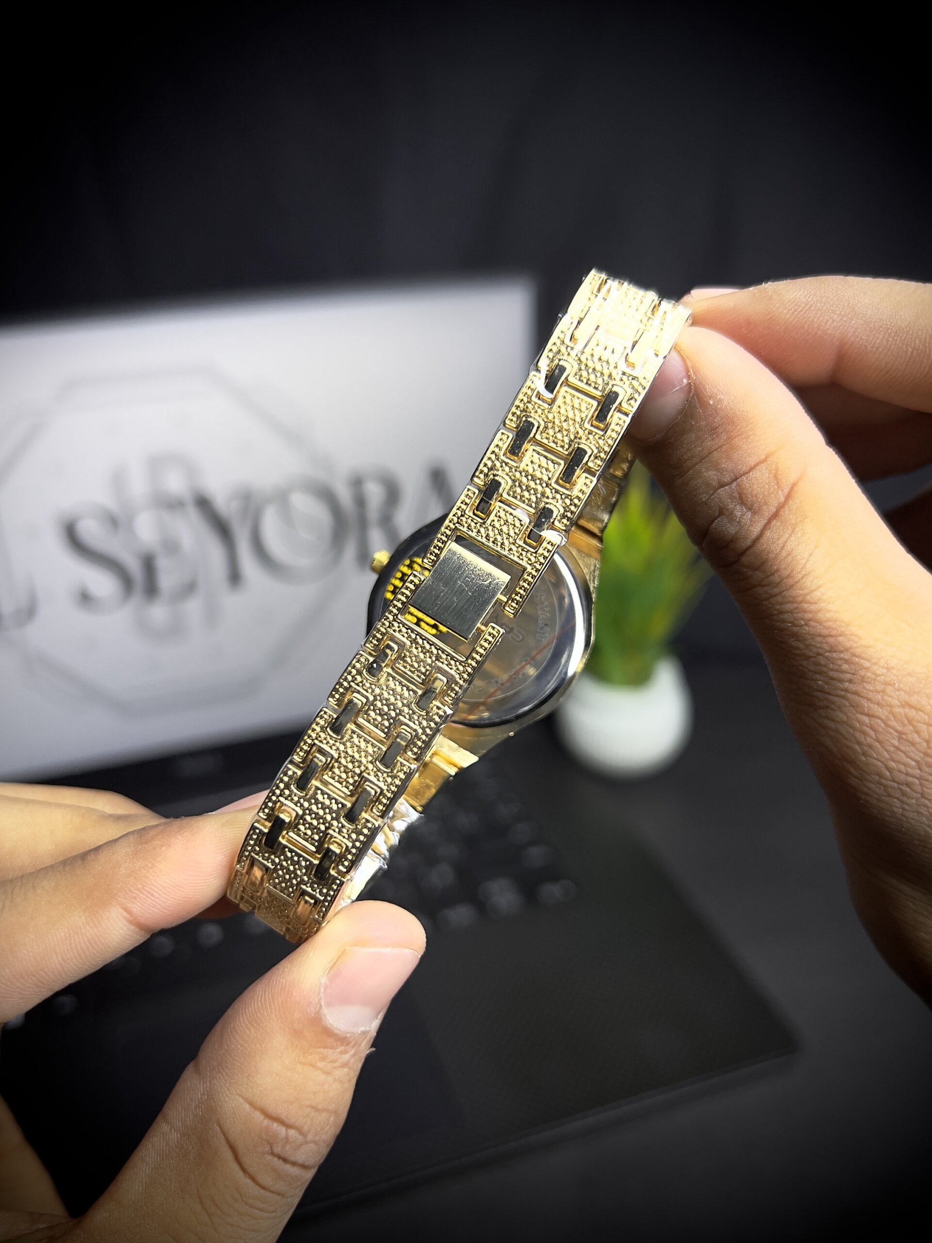 Women watch hex white-gold