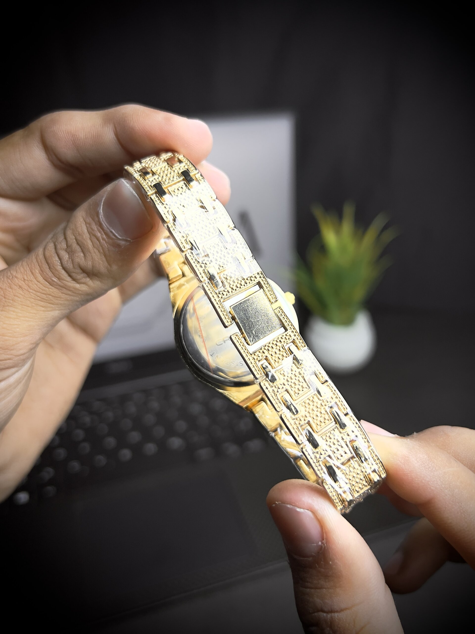 Women watch hex white-gold