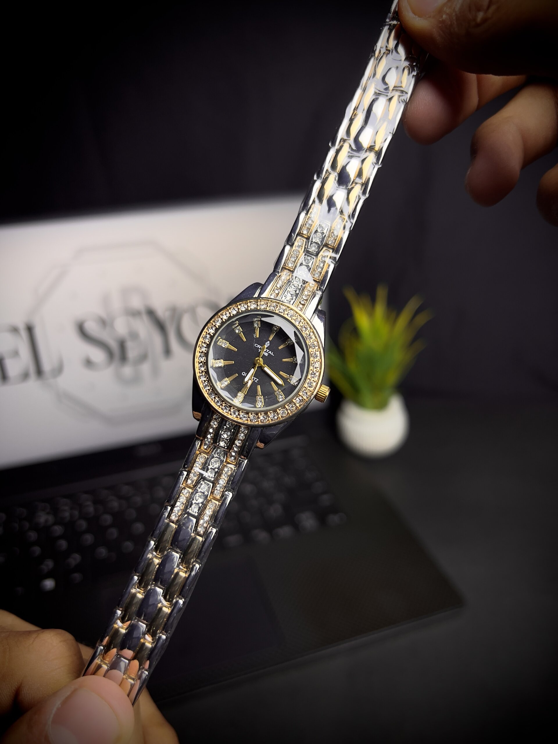 Women watch two tone black