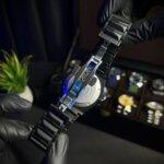 Hublot diamond back with lock view